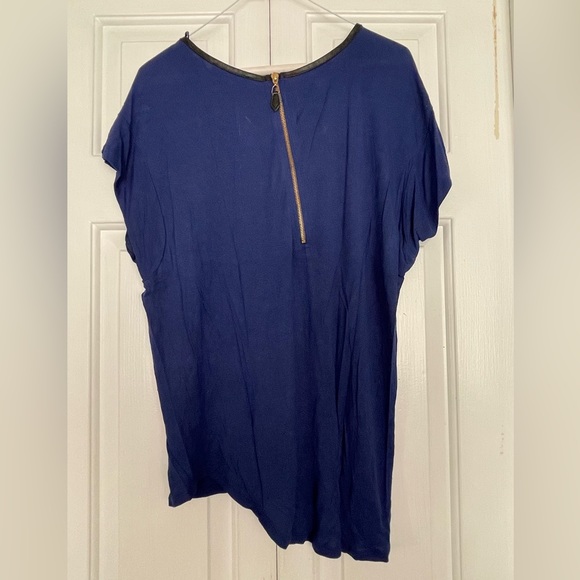 Zara short sleeve asymmetrical top Size M - Picture 3 of 3